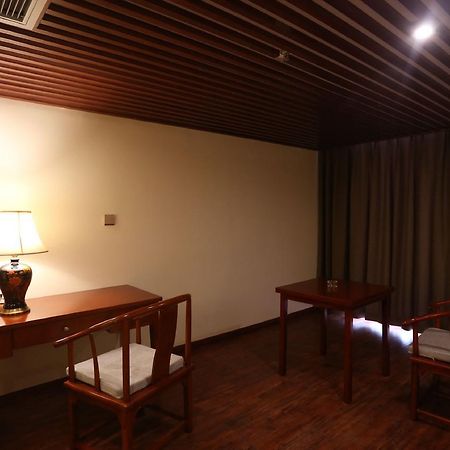 Mingshan Hotel Chengdu Exterior photo