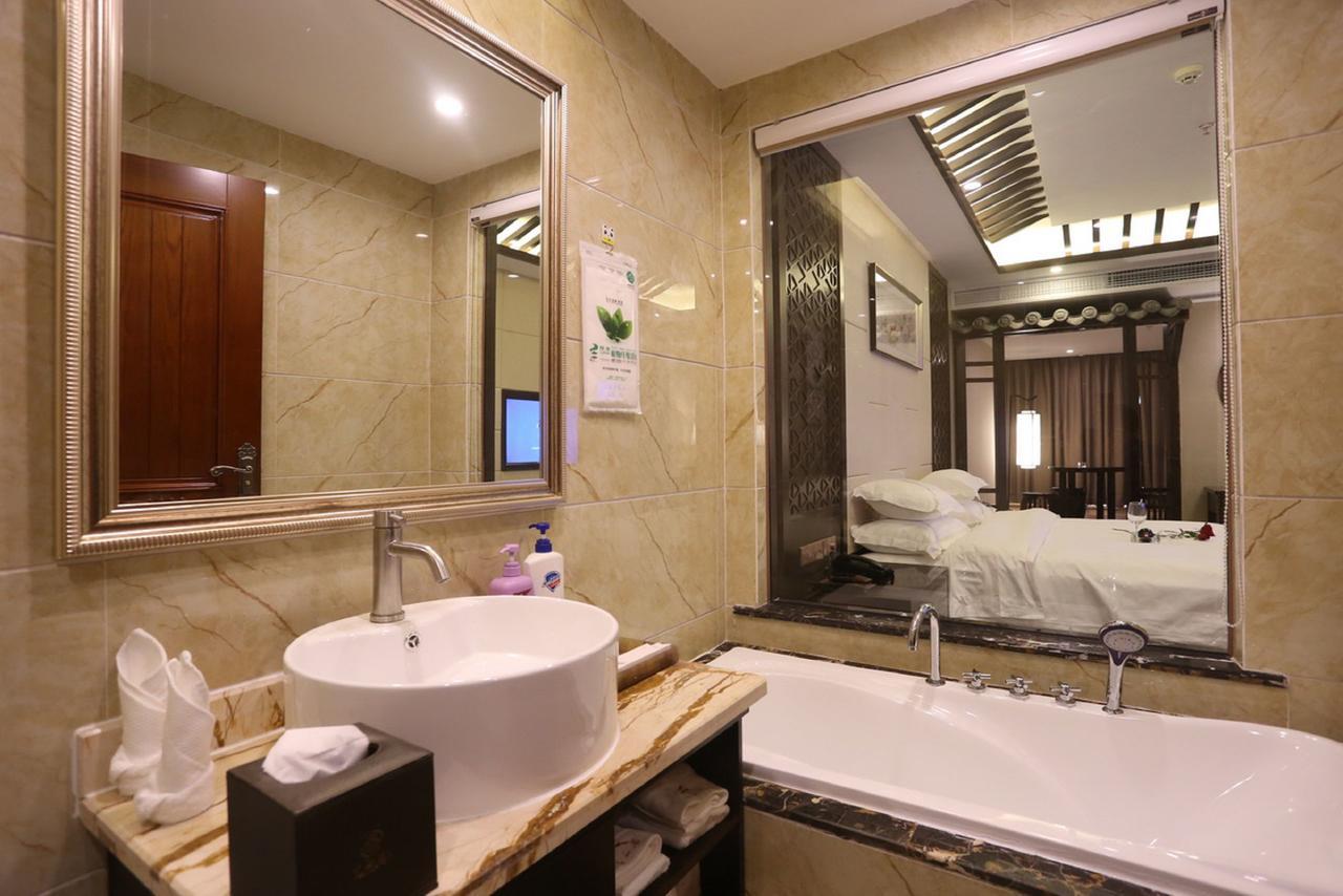 Mingshan Hotel Chengdu Exterior photo