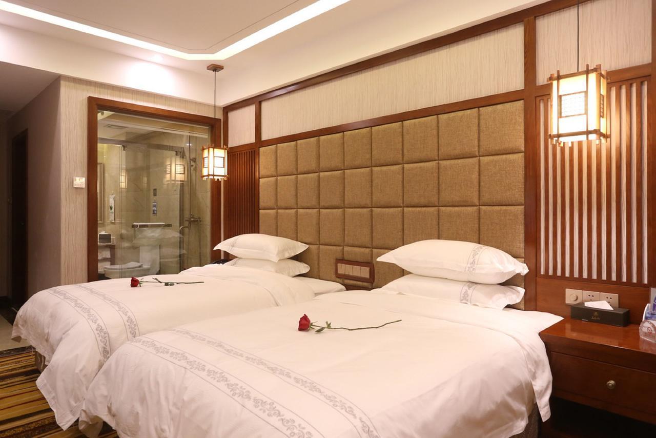 Mingshan Hotel Chengdu Exterior photo