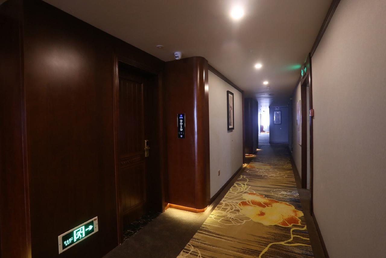 Mingshan Hotel Chengdu Exterior photo