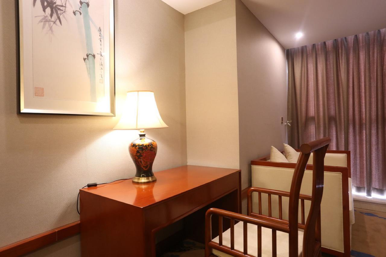 Mingshan Hotel Chengdu Exterior photo
